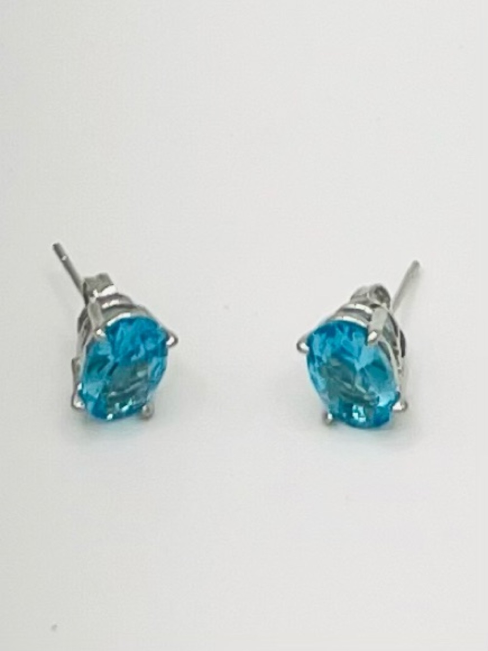 925 Sterling Silver London Blue Topaz Stud Earrings – Classic Oval Gemstone